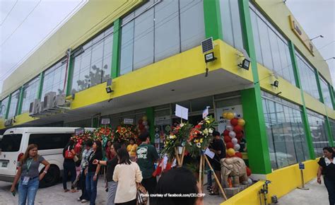 Photos of PhilHealth in San Fernando City, Pampanga .